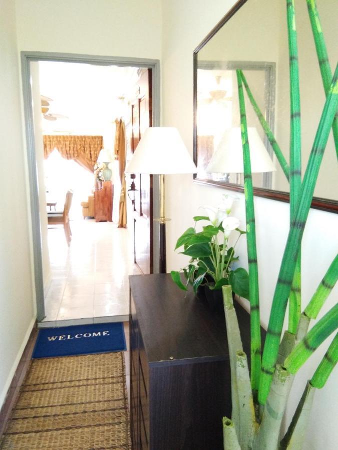 Ainis Guest House In Vista Amani Condominium Kuala Lumpur Bagian luar foto
