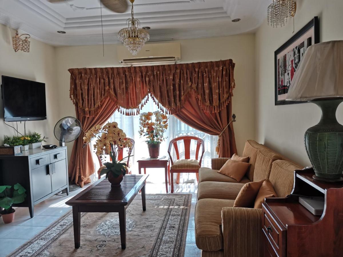 Ainis Guest House In Vista Amani Condominium Kuala Lumpur Bagian luar foto