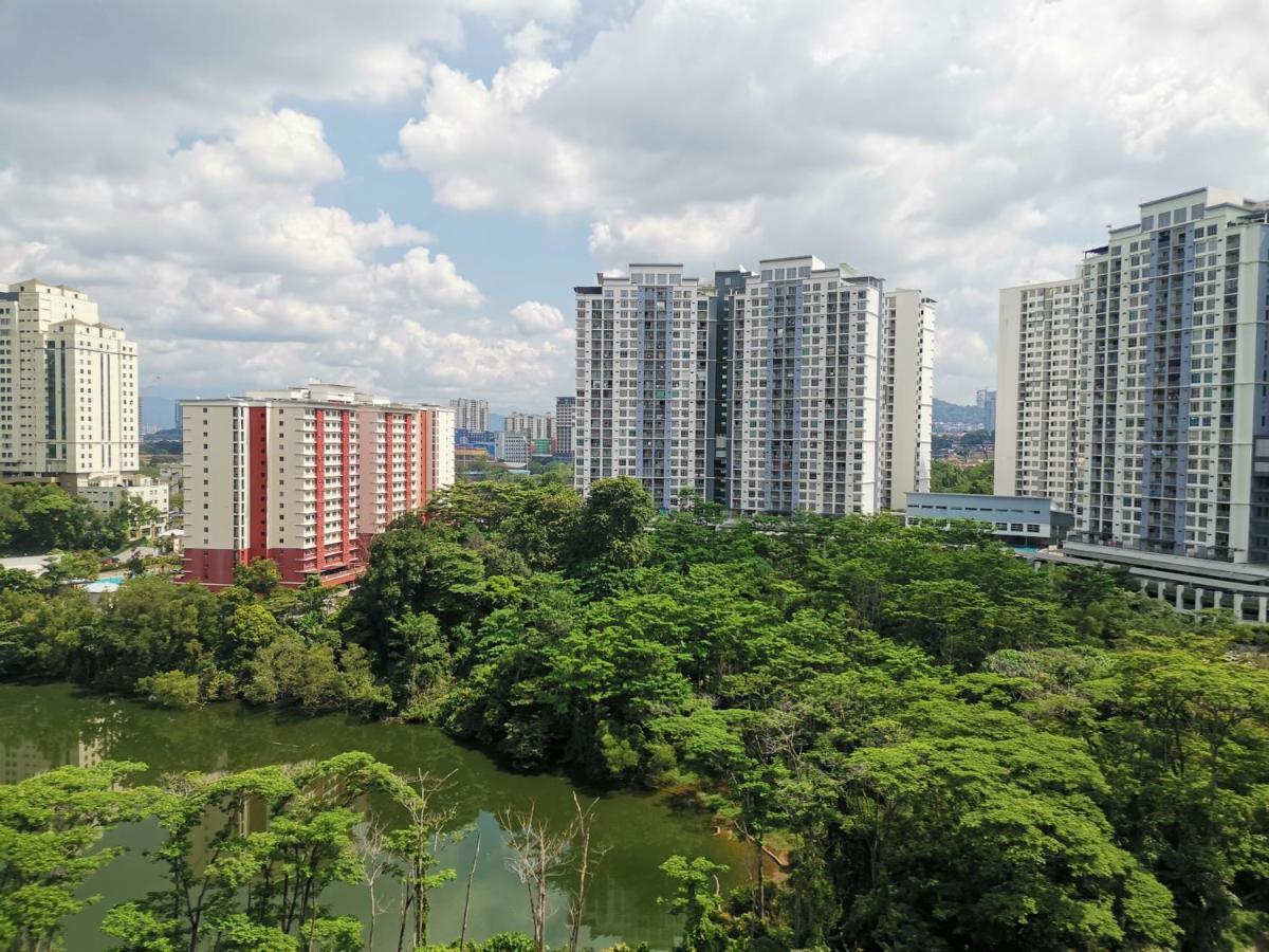Ainis Guest House In Vista Amani Condominium Kuala Lumpur Bagian luar foto